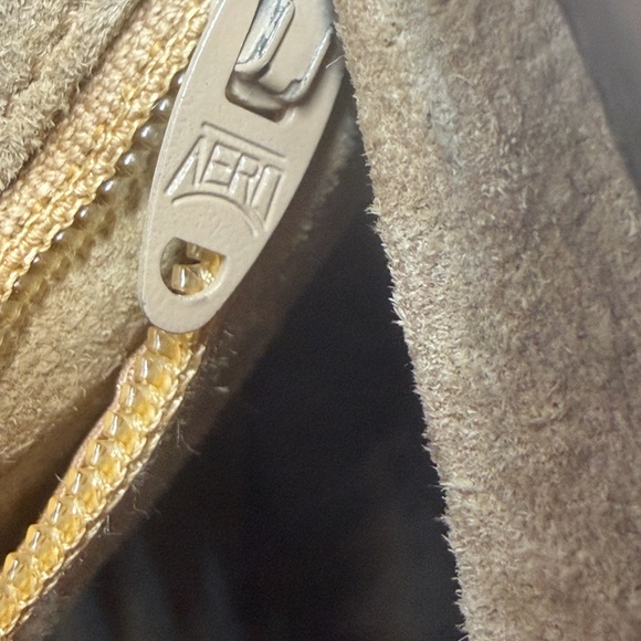 Gucci Brown and Cream Shoulder Bag - Picture 15 of 16